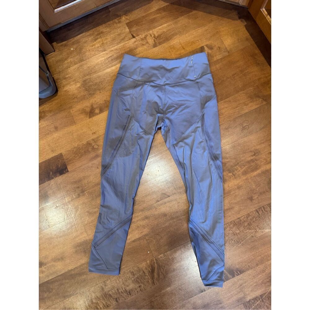 Woman’s Calia by Carrie Underwood workout pants size  medium